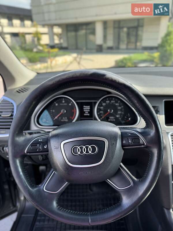 Внедорожник / Кроссовер Audi Q7 2015 в Хусте