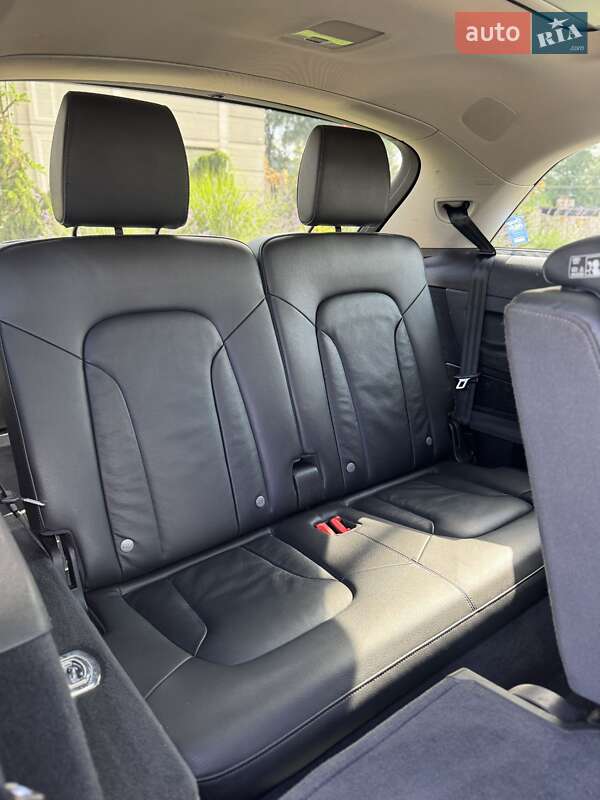 Внедорожник / Кроссовер Audi Q7 2015 в Хусте