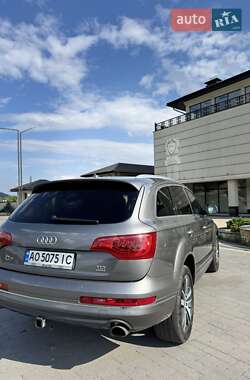 Внедорожник / Кроссовер Audi Q7 2015 в 
