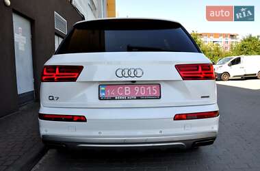Внедорожник / Кроссовер Audi Q7 2017 в 