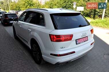 Внедорожник / Кроссовер Audi Q7 2017 в 