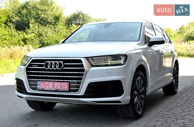 Внедорожник / Кроссовер Audi Q7 2017 в 