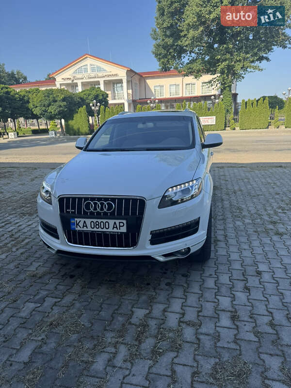 Внедорожник / Кроссовер Audi Q7 2013 в 