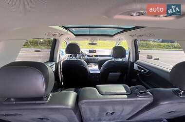Внедорожник / Кроссовер Audi Q7 2015 в 
