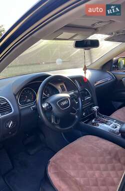 Позашляховик / Кросовер Audi Q7 2012 в 