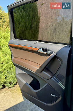 Внедорожник / Кроссовер Audi Q7 2012 в 