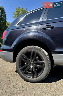 Внедорожник / Кроссовер Audi Q7 2012 в 