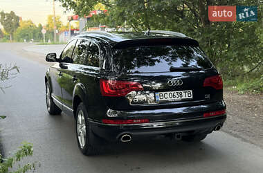 Позашляховик / Кросовер Audi Q7 2012 в 