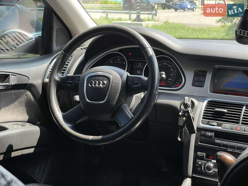 Позашляховик / Кросовер Audi Q7 2009 в Полтаві