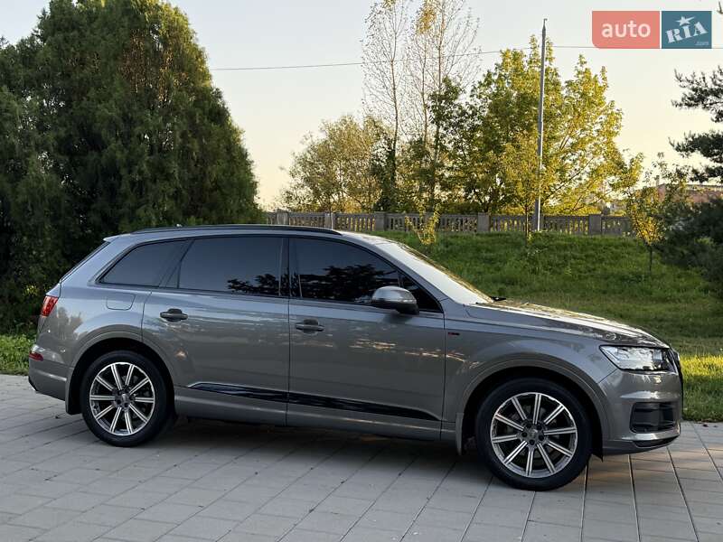 Внедорожник / Кроссовер Audi Q7 2017 в Виннице