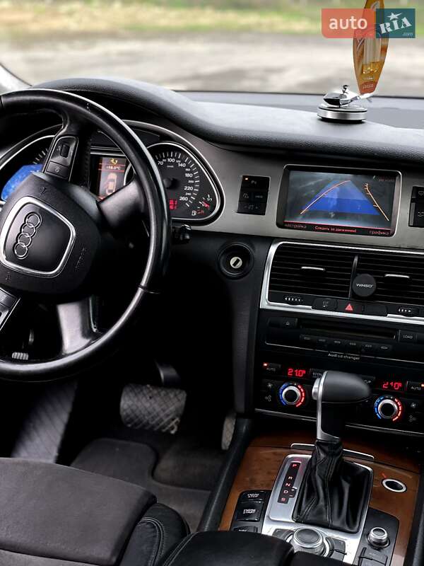 Внедорожник / Кроссовер Audi Q7 2006 в 
