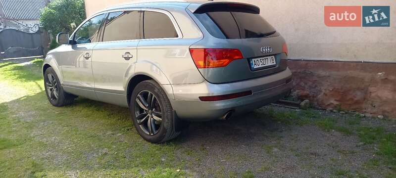 Позашляховик / Кросовер Audi Q7 2006 в Хусті