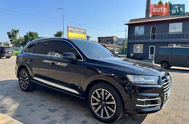 Позашляховик / Кросовер Audi Q7 2018 в 