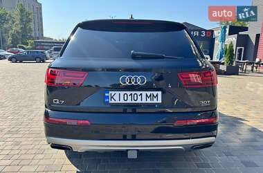 Позашляховик / Кросовер Audi Q7 2018 в 