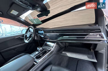 Позашляховик / Кросовер Audi Q7 2021 в 