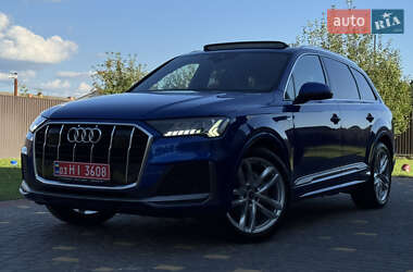 Внедорожник / Кроссовер Audi Q7 2021 в 
