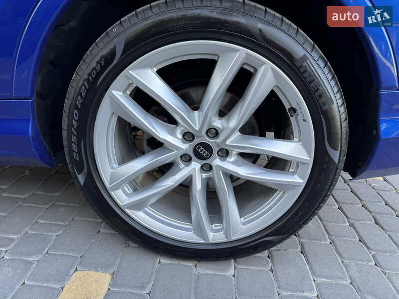Внедорожник / Кроссовер Audi Q7 2021 в Киеве