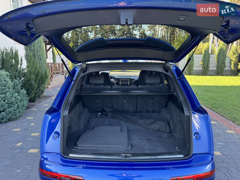 Внедорожник / Кроссовер Audi Q7 2021 в Киеве