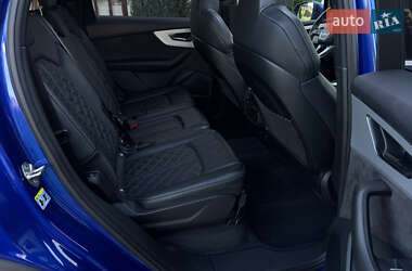 Внедорожник / Кроссовер Audi Q7 2021 в 