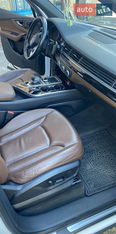 Позашляховик / Кросовер Audi Q7 2016 в Дніпрі фото 39 Позашляховик / Кросовер Audi Q7 2016 в Дніпрі