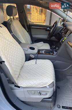 Внедорожник / Кроссовер Audi Q7 2012 в 