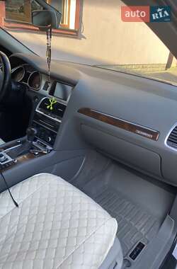 Внедорожник / Кроссовер Audi Q7 2012 в 