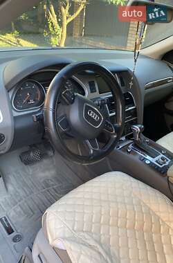 Внедорожник / Кроссовер Audi Q7 2012 в 