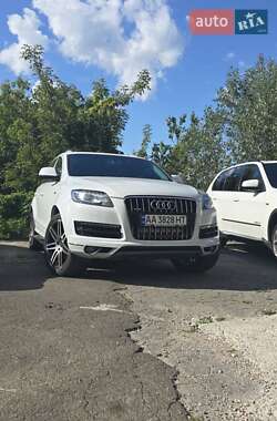Внедорожник / Кроссовер Audi Q7 2013 в 