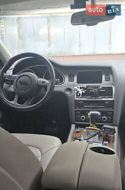 Внедорожник / Кроссовер Audi Q7 2013 в 