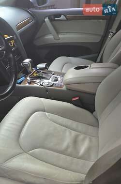 Внедорожник / Кроссовер Audi Q7 2013 в 