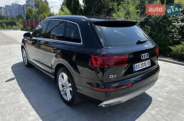 Внедорожник / Кроссовер Audi Q7 2015 в 