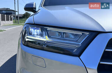 Внедорожник / Кроссовер Audi Q7 2017 в 