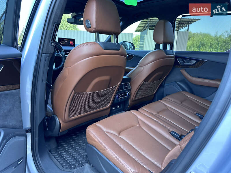 Внедорожник / Кроссовер Audi Q7 2017 в Луцке
