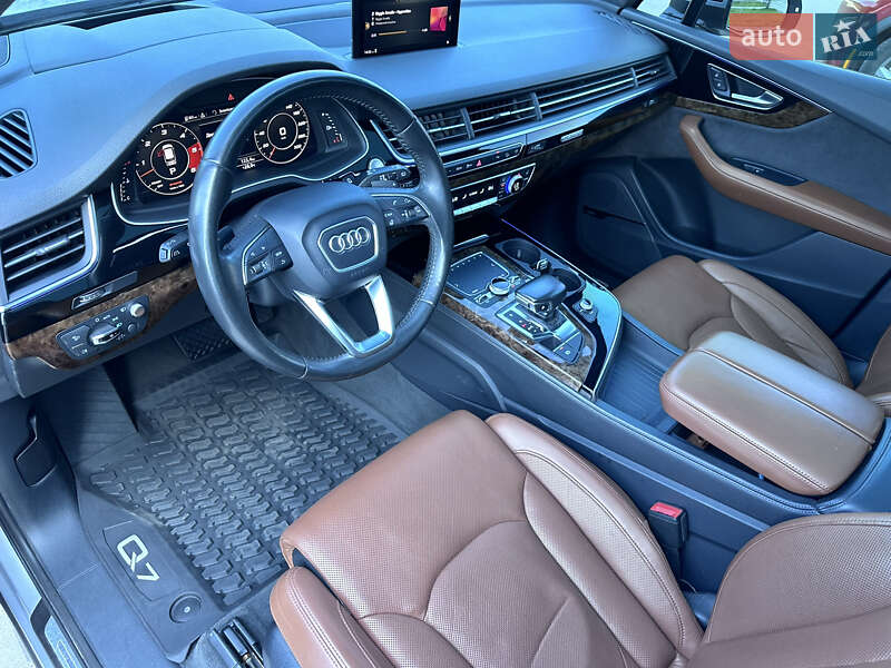 Внедорожник / Кроссовер Audi Q7 2017 в Луцке