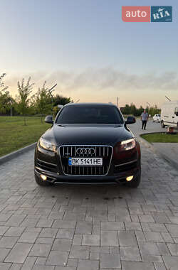 Внедорожник / Кроссовер Audi Q7 2012 в 