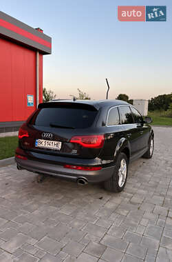 Внедорожник / Кроссовер Audi Q7 2012 в 