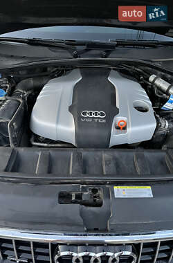 Внедорожник / Кроссовер Audi Q7 2012 в 
