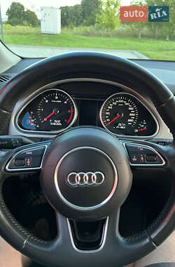 Внедорожник / Кроссовер Audi Q7 2012 в 
