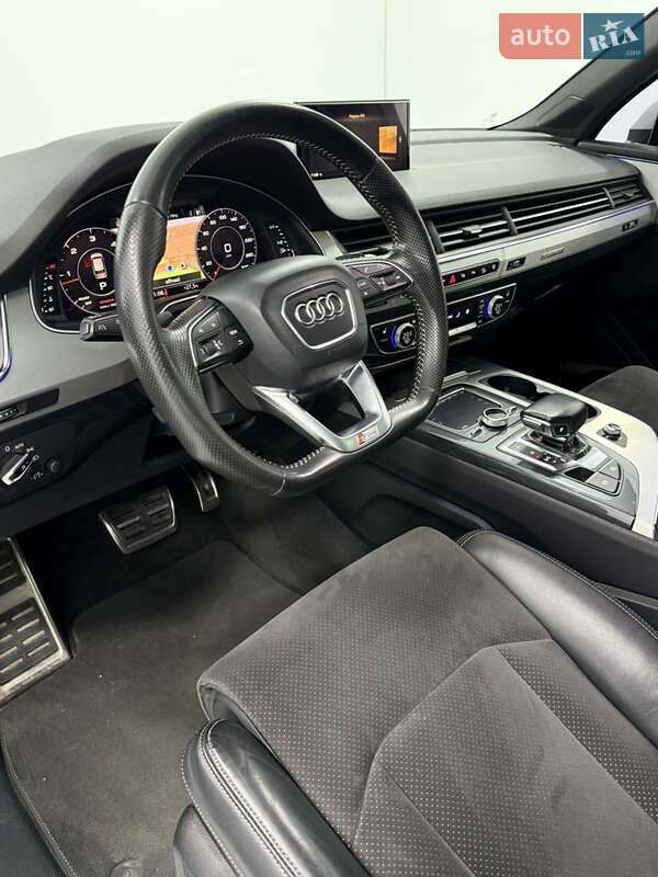 Позашляховик / Кросовер Audi Q7 2016 в Одесі