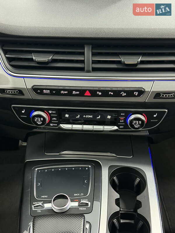 Позашляховик / Кросовер Audi Q7 2016 в Одесі