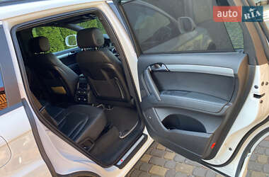 Внедорожник / Кроссовер Audi Q7 2015 в 