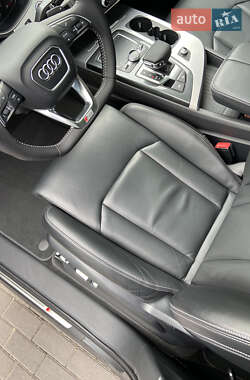 Внедорожник / Кроссовер Audi Q7 2015 в 