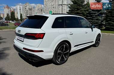Внедорожник / Кроссовер Audi Q7 2021 в 