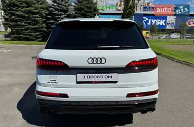 Внедорожник / Кроссовер Audi Q7 2021 в 