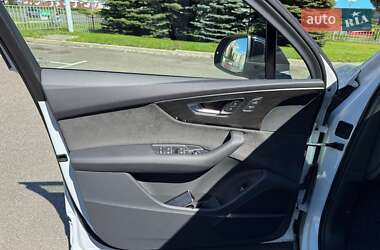 Внедорожник / Кроссовер Audi Q7 2021 в 