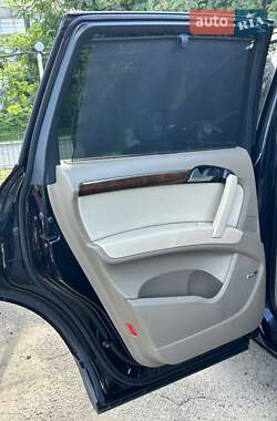 Позашляховик / Кросовер Audi Q7 2012 в 