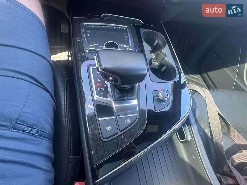 Внедорожник / Кроссовер Audi Q7 2017 в Киеве
