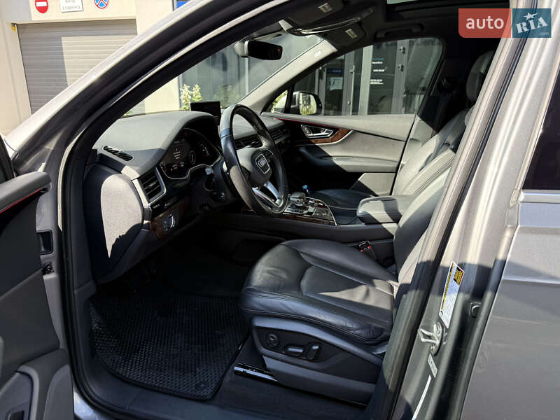 Позашляховик / Кросовер Audi Q7 2016 в Львові