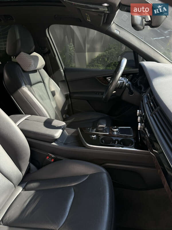 Позашляховик / Кросовер Audi Q7 2016 в Львові