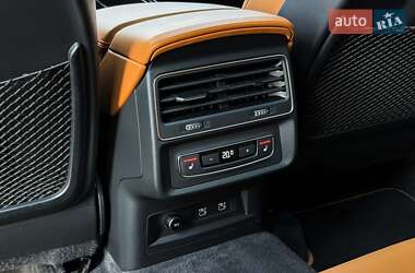 Внедорожник / Кроссовер Audi Q7 2021 в 